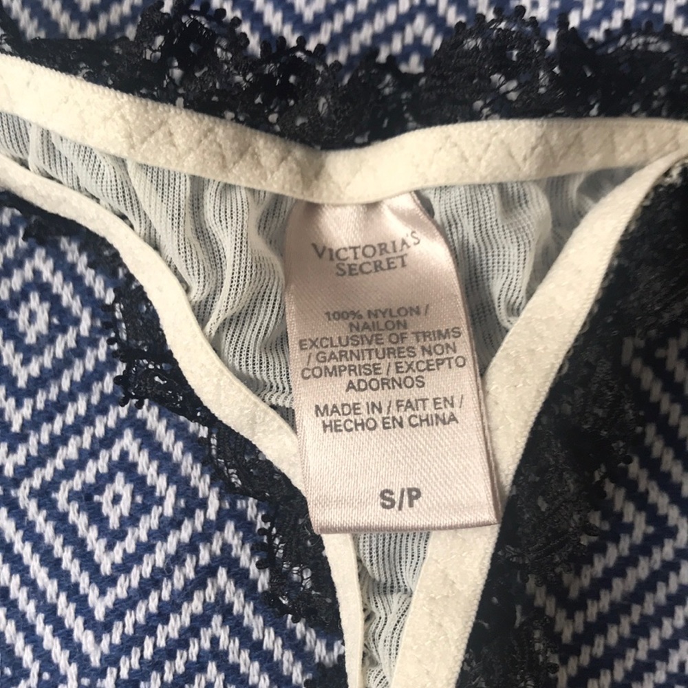Victoria Secret - Picture 4 of 5